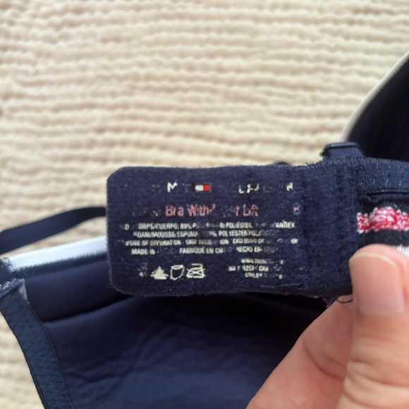 Tommy Hilfiger bra. 5/25$ - Picture 5 of 5